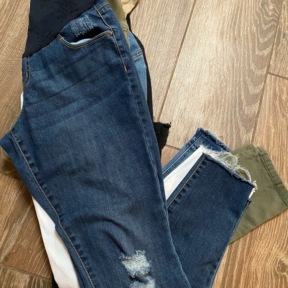 Jessica Simpson Maternity Jeans - Picture 6 of 6